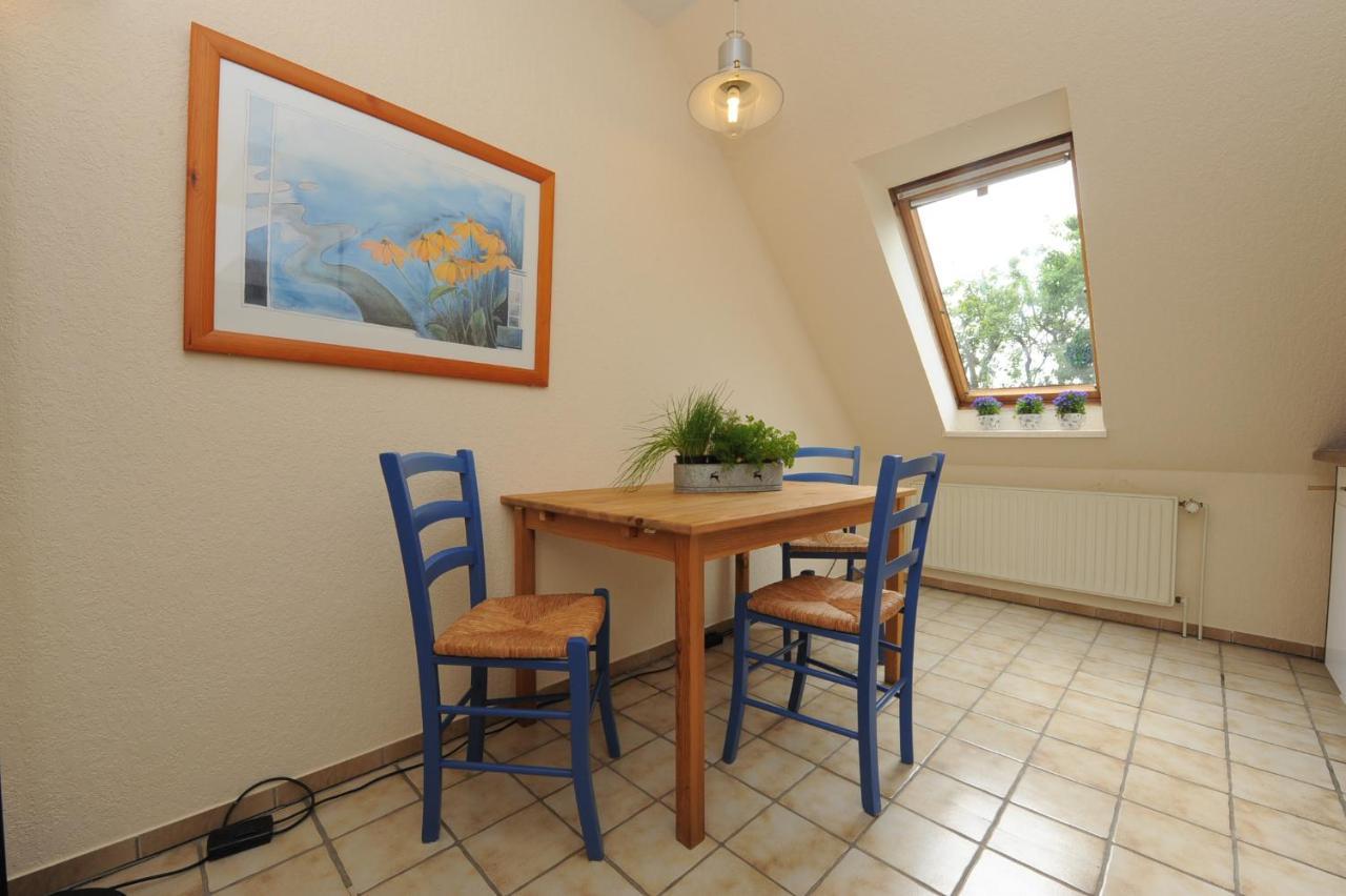 Ferienwohnungen Im Haus Am Watt Neuharlingersiel Bagian luar foto